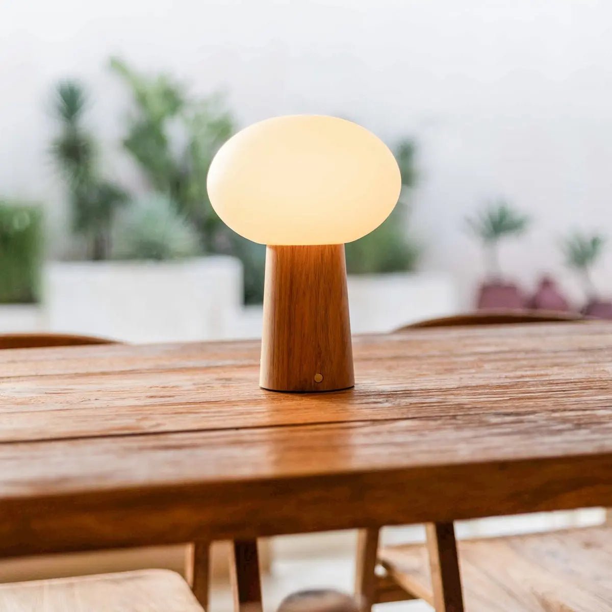 Max Lichtbruine Houten Oplaadbare Tafellamp – Tavellio - Amsterdam (foto 2 van 11)