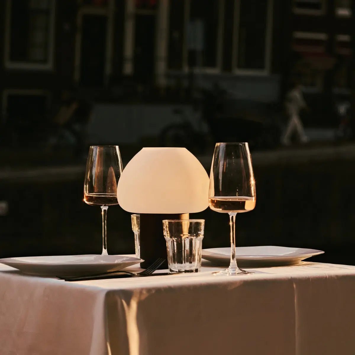 Fynn Donkerbruine Houten Oplaadbare Lamp – Tavellio - Amsterdam (foto 6 van 18)