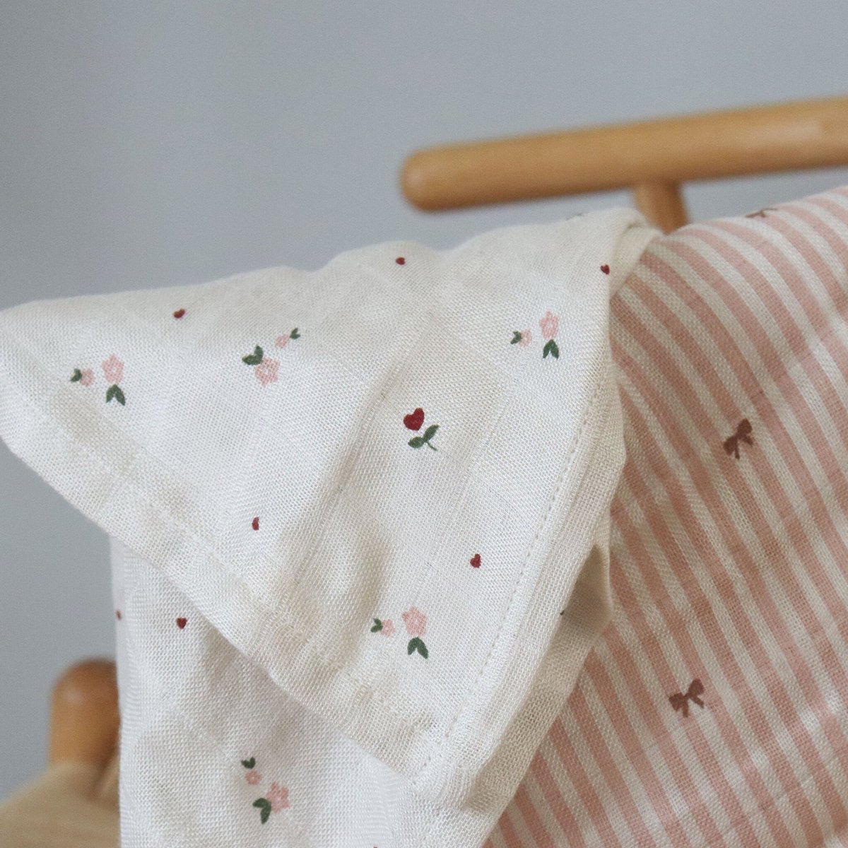 Bamboe mousseline inbakerdoeken – 2 stuks – Flower Love