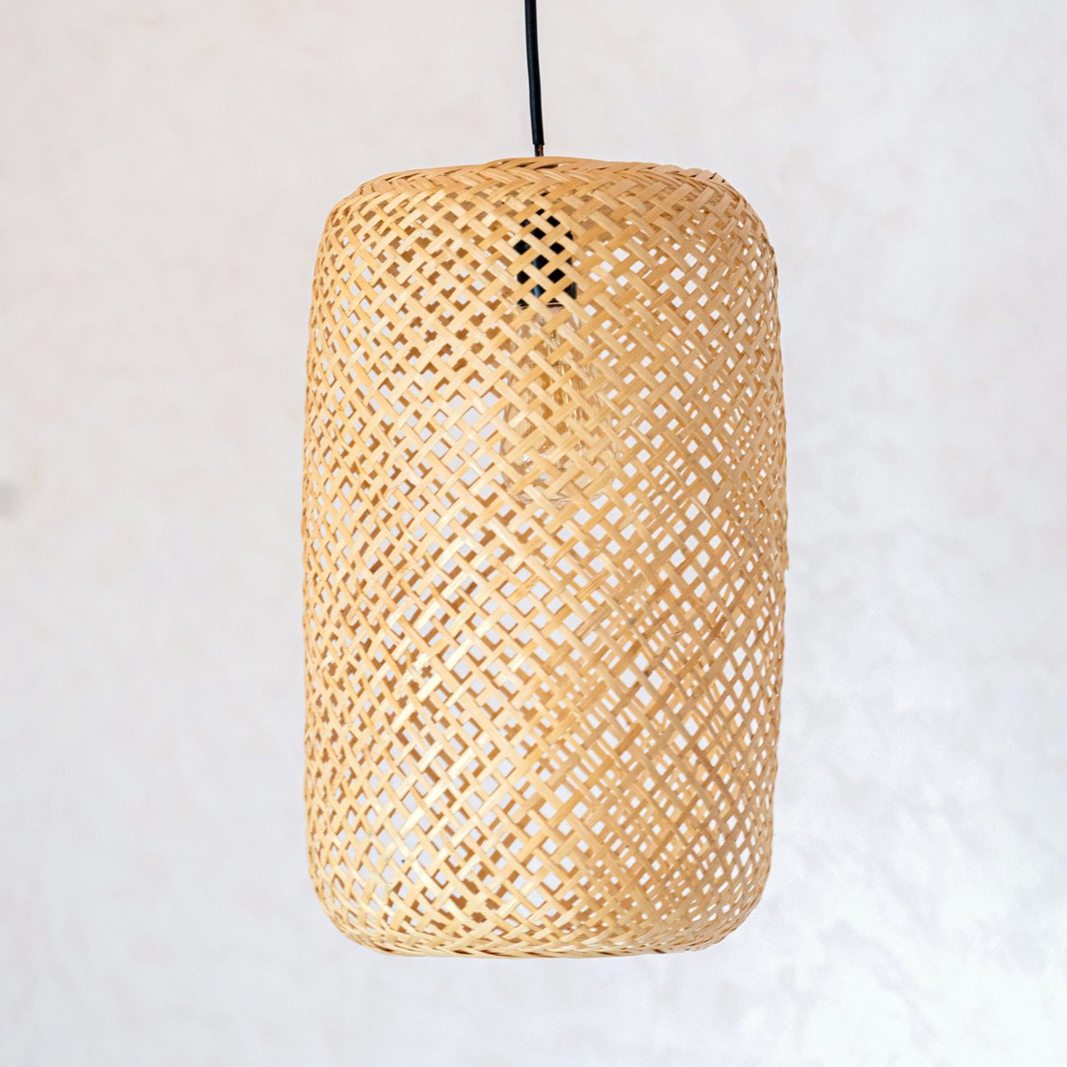 Woven Bamboo Lampshade – Handmade Pendant Lamp AGUNG (Ø 22 cm) – Soeji