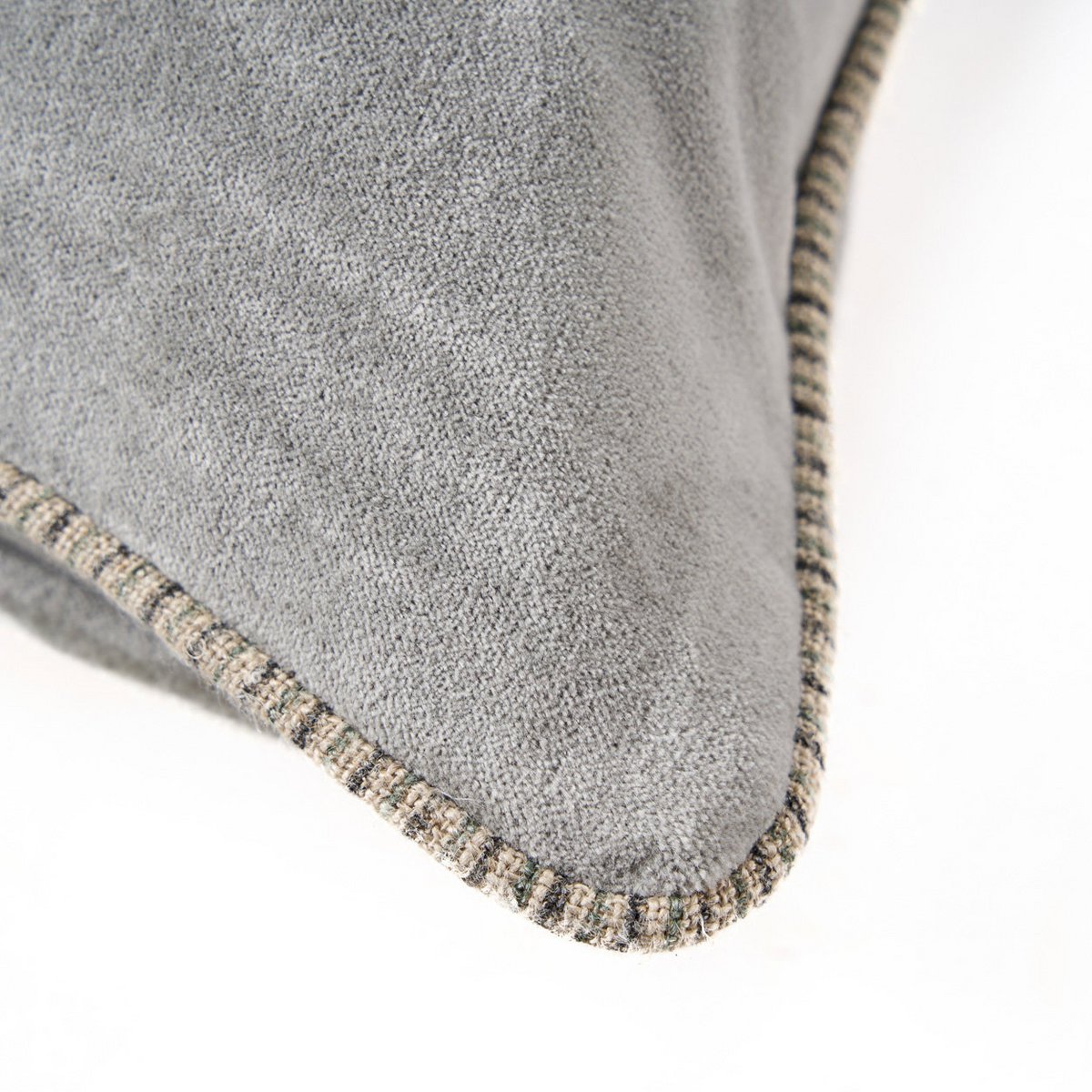 The Velvet Crush Kussenhoes - Grijs - 50x50 – Bazar Bizar Living (foto 3 van 6)