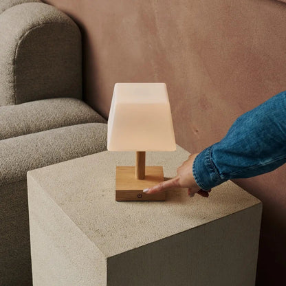 Tommy lichtbruine houten oplaadbare tafellamp