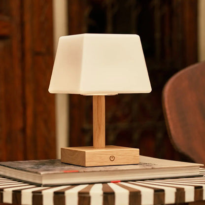 Tommy lichtbruine houten oplaadbare tafellamp