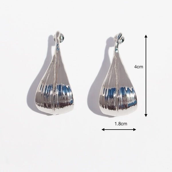 LanLivia Modern Leaf Earrings