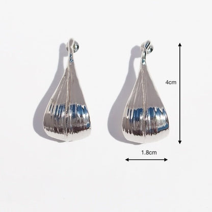 LanLivia Modern Leaf Earrings