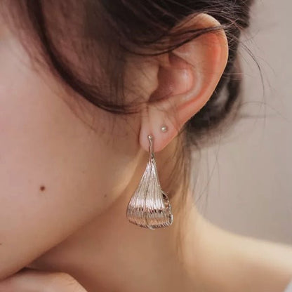 LanLivia Modern Leaf Earrings